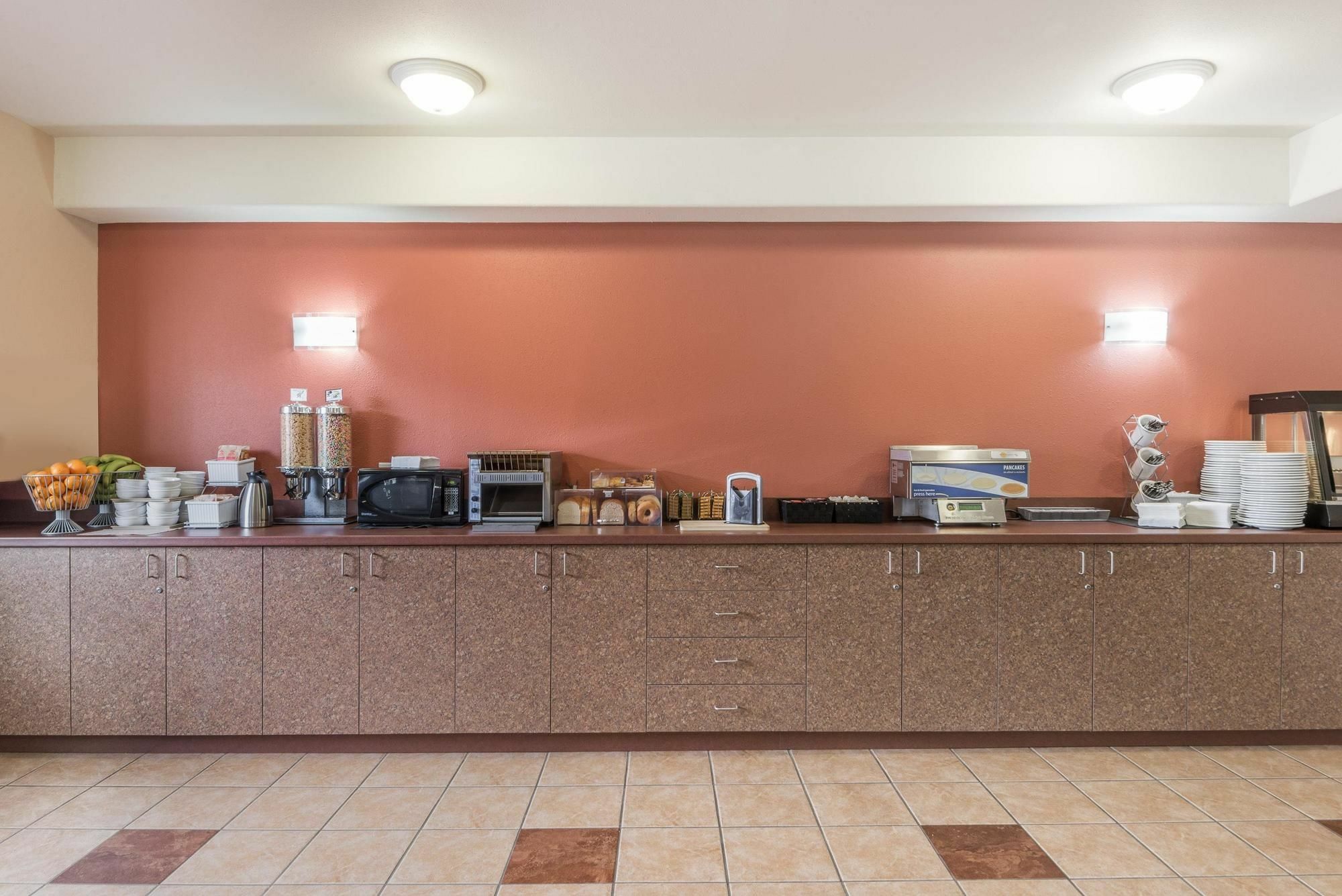 Super 8 By Wyndham St Johns Ξενοδοχείο St. John's Εξωτερικό φωτογραφία